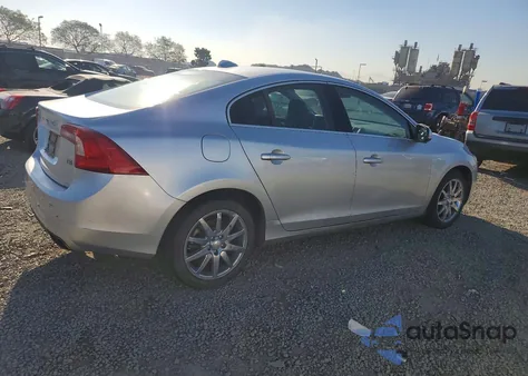2014 Volvo S60 T5 from USA, damaged, VIN YV1612FS1E1280633